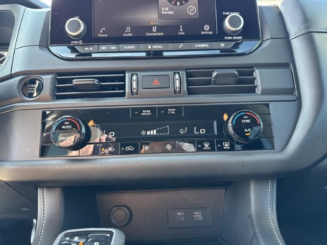 2025 Nissan Pathfinder S