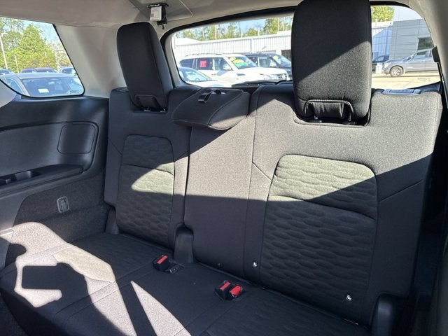 2025 Nissan Pathfinder S