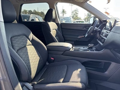 2025 Nissan Pathfinder S