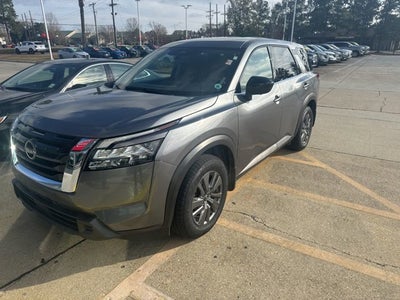 2024 Nissan Pathfinder S