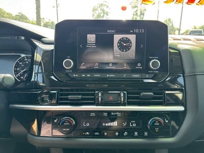 2025 Nissan Pathfinder SV