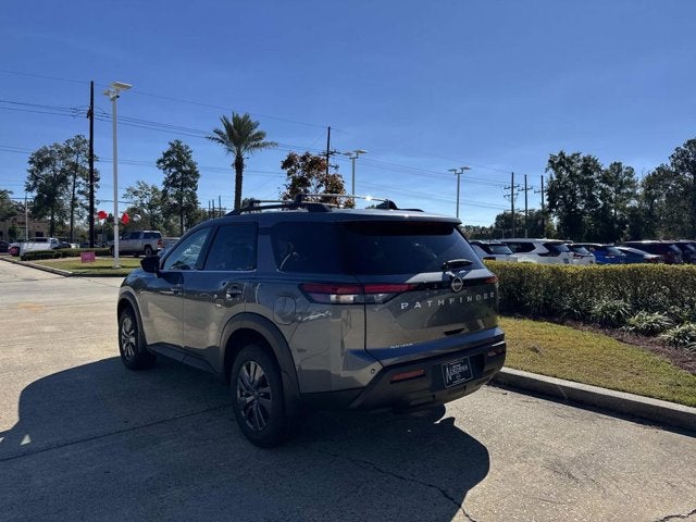 2025 Nissan Pathfinder SV