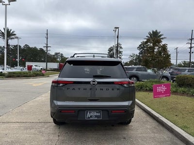 2025 Nissan Pathfinder SV
