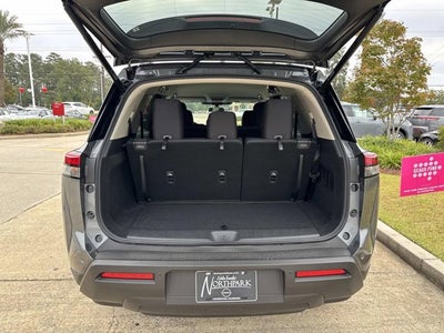 2025 Nissan Pathfinder SV