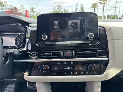 2024 Nissan Pathfinder SV