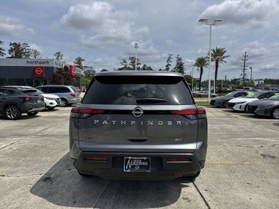 2024 Nissan Pathfinder SV