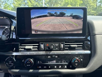 2026 Nissan Pathfinder SV
