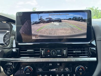 2026 Nissan Pathfinder SV