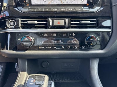 2022 Nissan Pathfinder SL