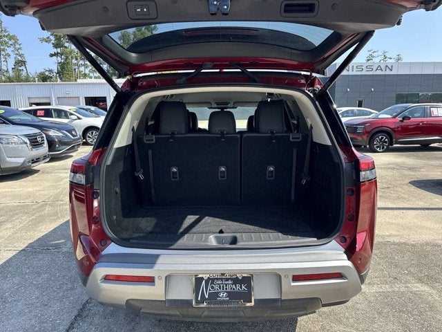 2022 Nissan Pathfinder SL