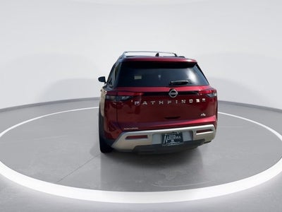 2022 Nissan Pathfinder SL