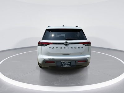 2026 Nissan Pathfinder SL