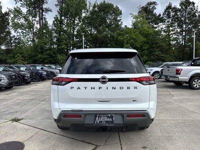 2026 Nissan Pathfinder SL