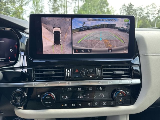 2026 Nissan Pathfinder SL