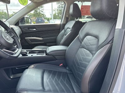 2024 Nissan Pathfinder Platinum