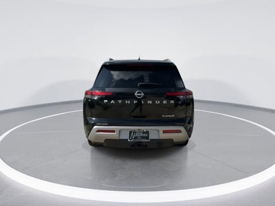 2025 Nissan Pathfinder Platinum