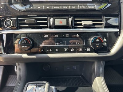 2023 Nissan Pathfinder Platinum