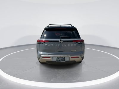 2023 Nissan Pathfinder Platinum