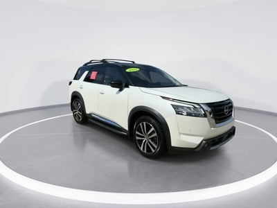 2023 Nissan Pathfinder Platinum