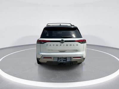 2023 Nissan Pathfinder Platinum