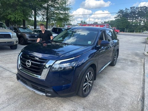 2025 Nissan Pathfinder Platinum