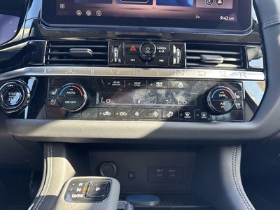 2026 Nissan Pathfinder Platinum
