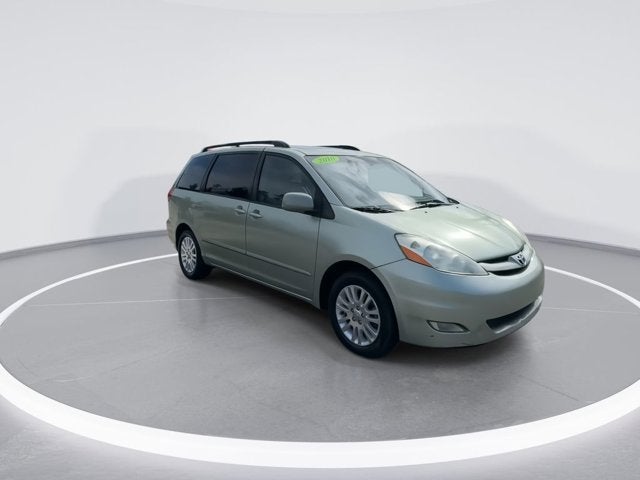 2010 Toyota Sienna XLE