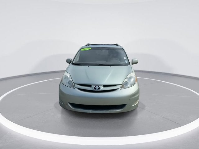 2010 Toyota Sienna XLE