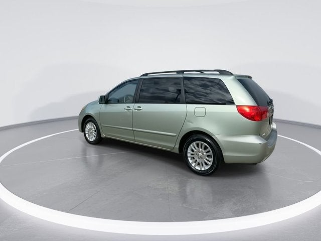 2010 Toyota Sienna XLE