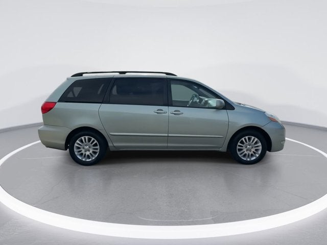 2010 Toyota Sienna XLE