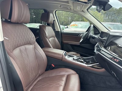 2025 BMW X7 xDrive40i