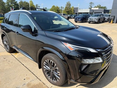 2025 Nissan Rogue Platinum