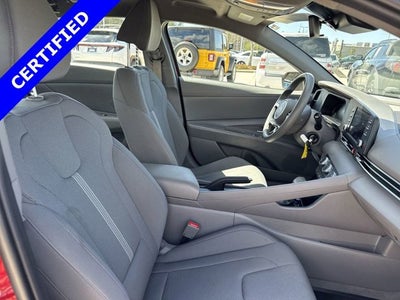 2024 Hyundai Elantra SE