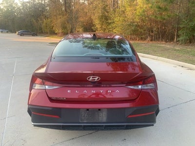 2024 Hyundai Elantra SE