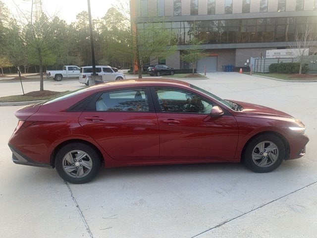 2024 Hyundai Elantra SE