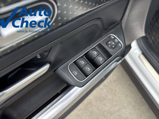 2025 Mercedes-Benz GLB 250